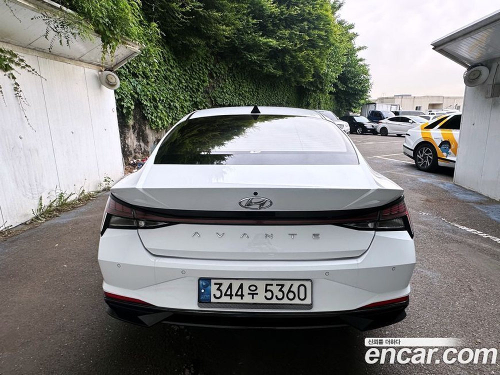 Hyundai Avante (CN7) 1.6 (01.2022)