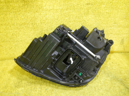 Битая Фара правая Mercedes E W213 (2016-2021) LED