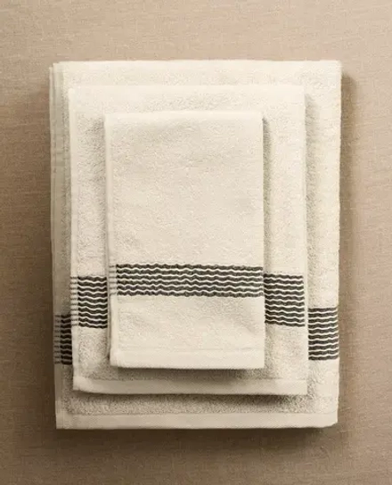 ZARA HOME ПОЛОТЕНЦЕ ИЗ ХЛОПКА СО СКЛАДКАМИ ПО КРОМКЕ, ПЕСОЧНЫЙ/ЧЕРНЫЙ