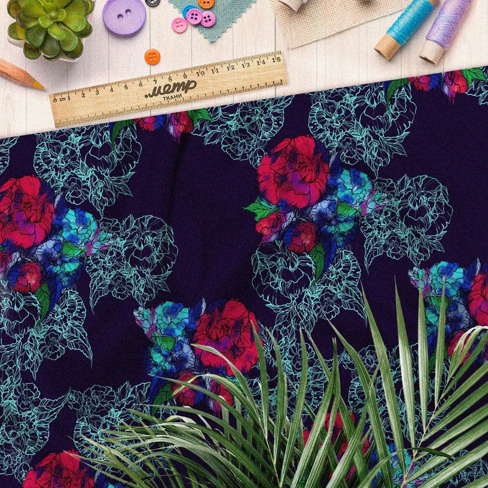 Ткань атлас красно-синие с паутинкой цветов