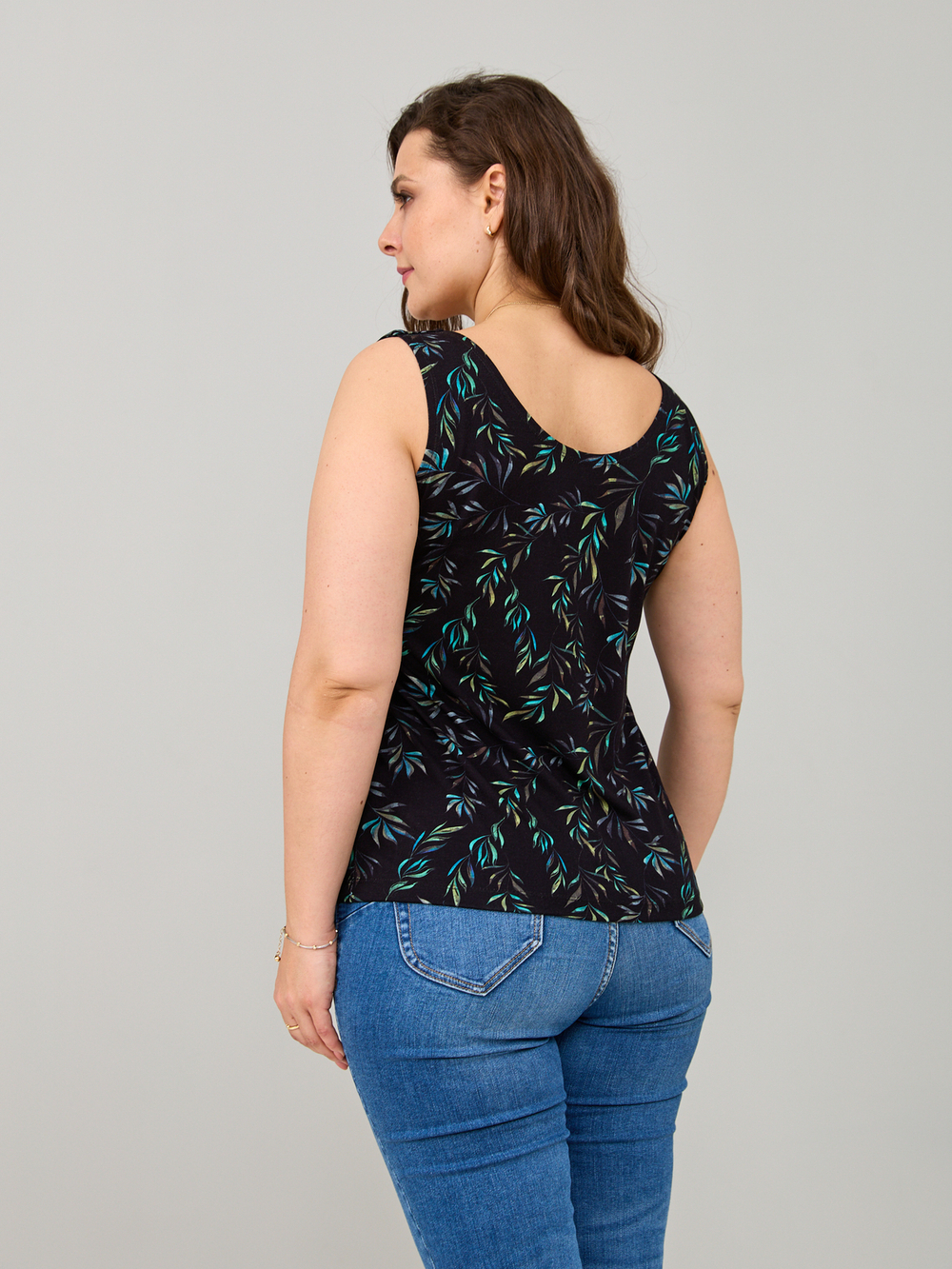 Майка М-040/черный-акварельветочки