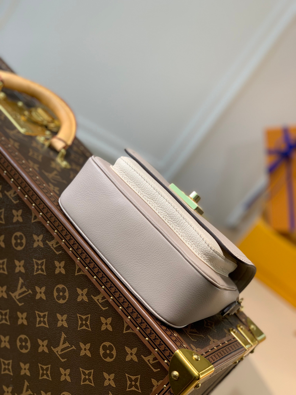 Louis Vuitton Lockme Tender