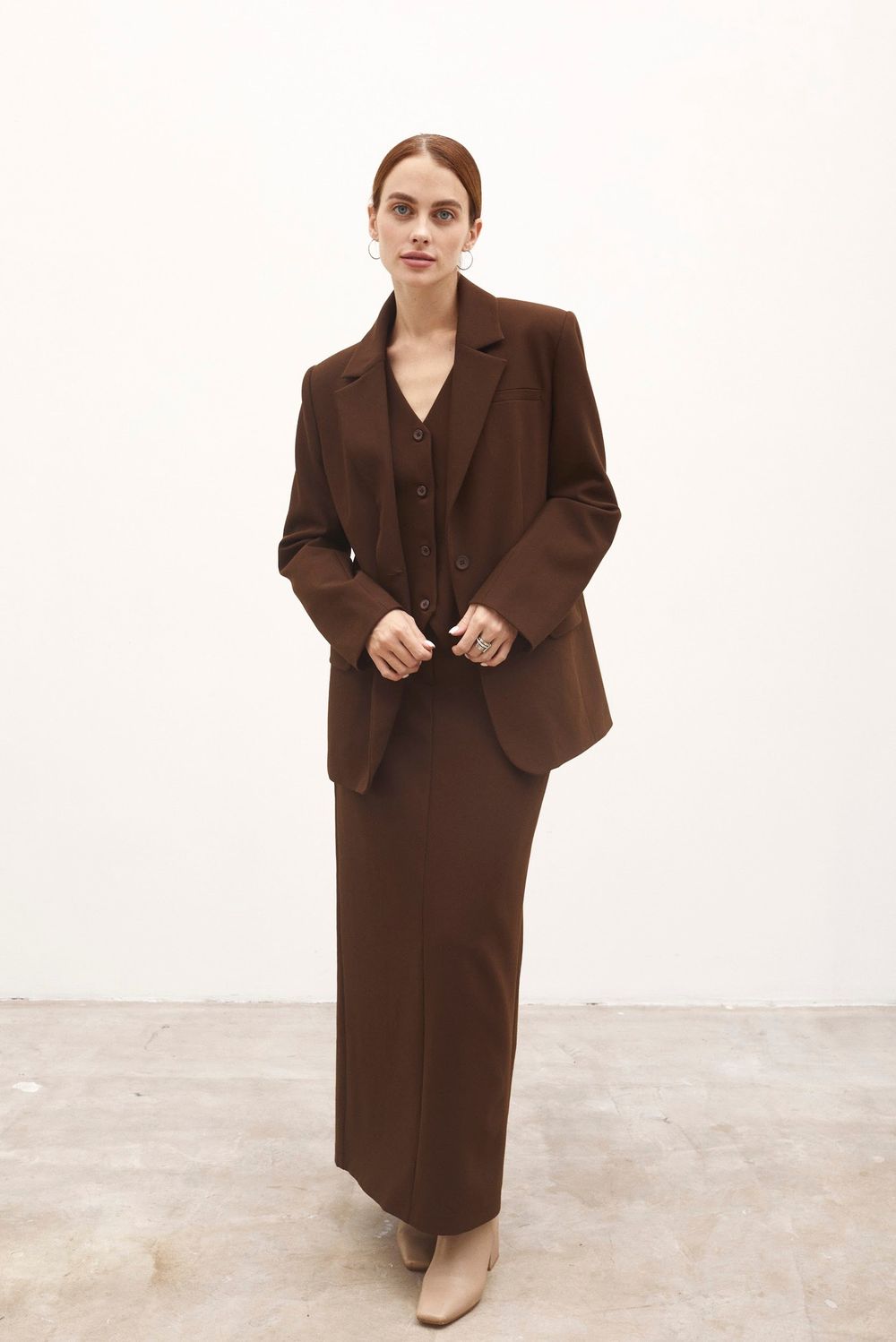 Юбка прямого кроя макси коричневая из плотной вискозы