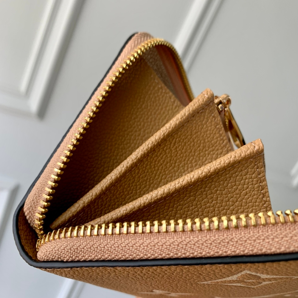 Louis Vuitton Zippy Wallet