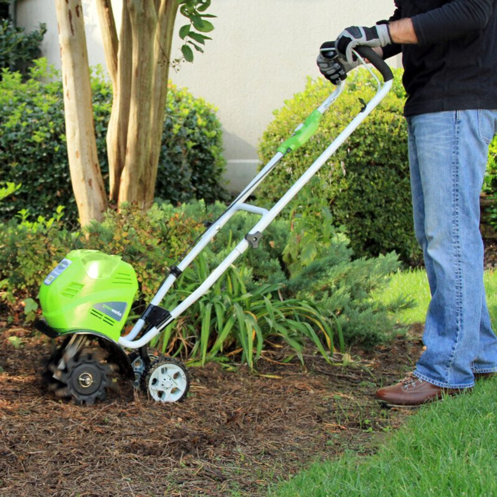 Культиватор аккумуляторный Greenworks G40TLK4 40V с аккумулятором 4 А.ч и зарядным устройством