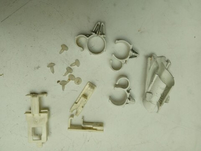 ZWS2101 кт9 Пластиковый крепеж, защёлки и заглушки для стиральной машины Zanussi б/у