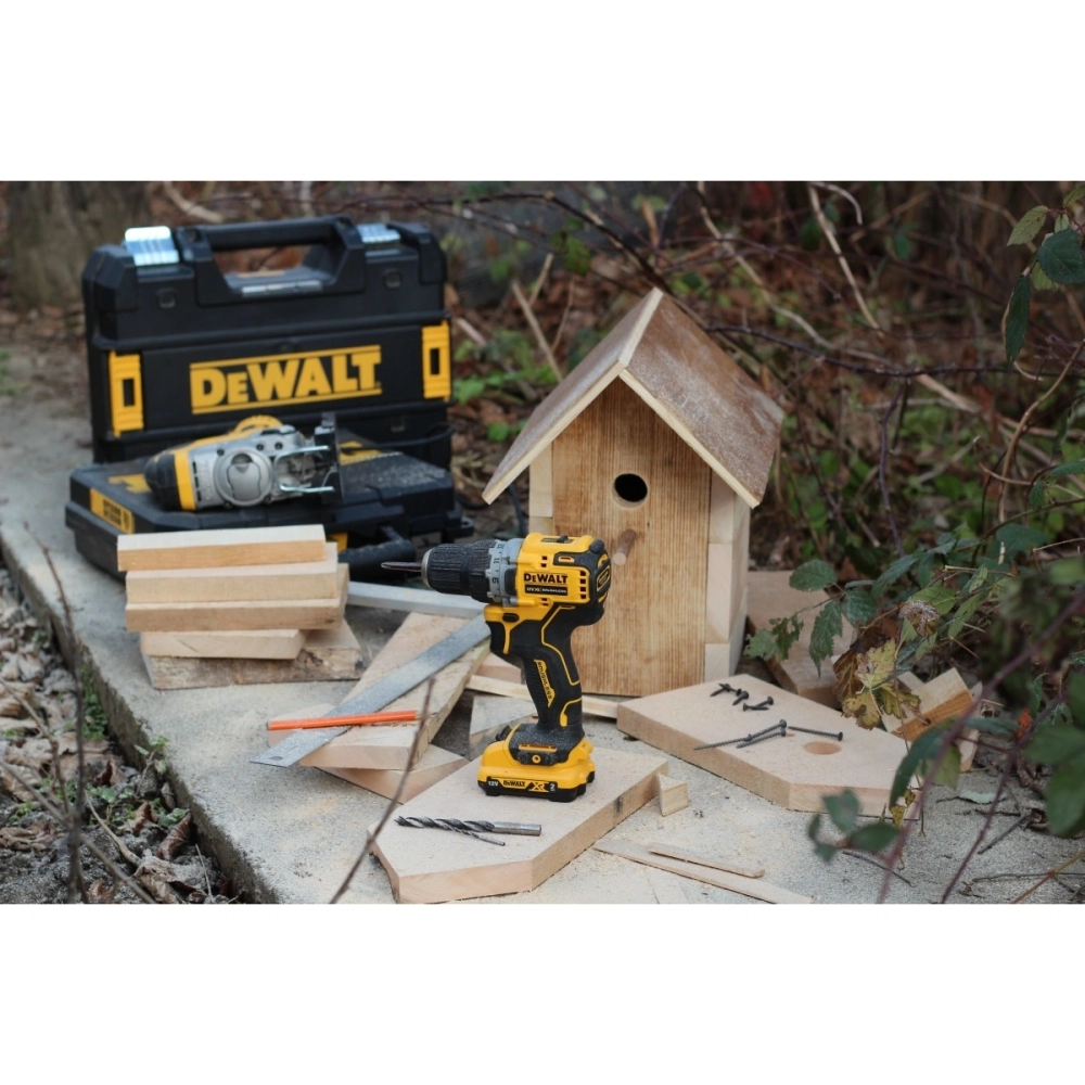 Дрель-шуруповерт бесщеточная аккумуляторная DeWalt DCD701D2-QW