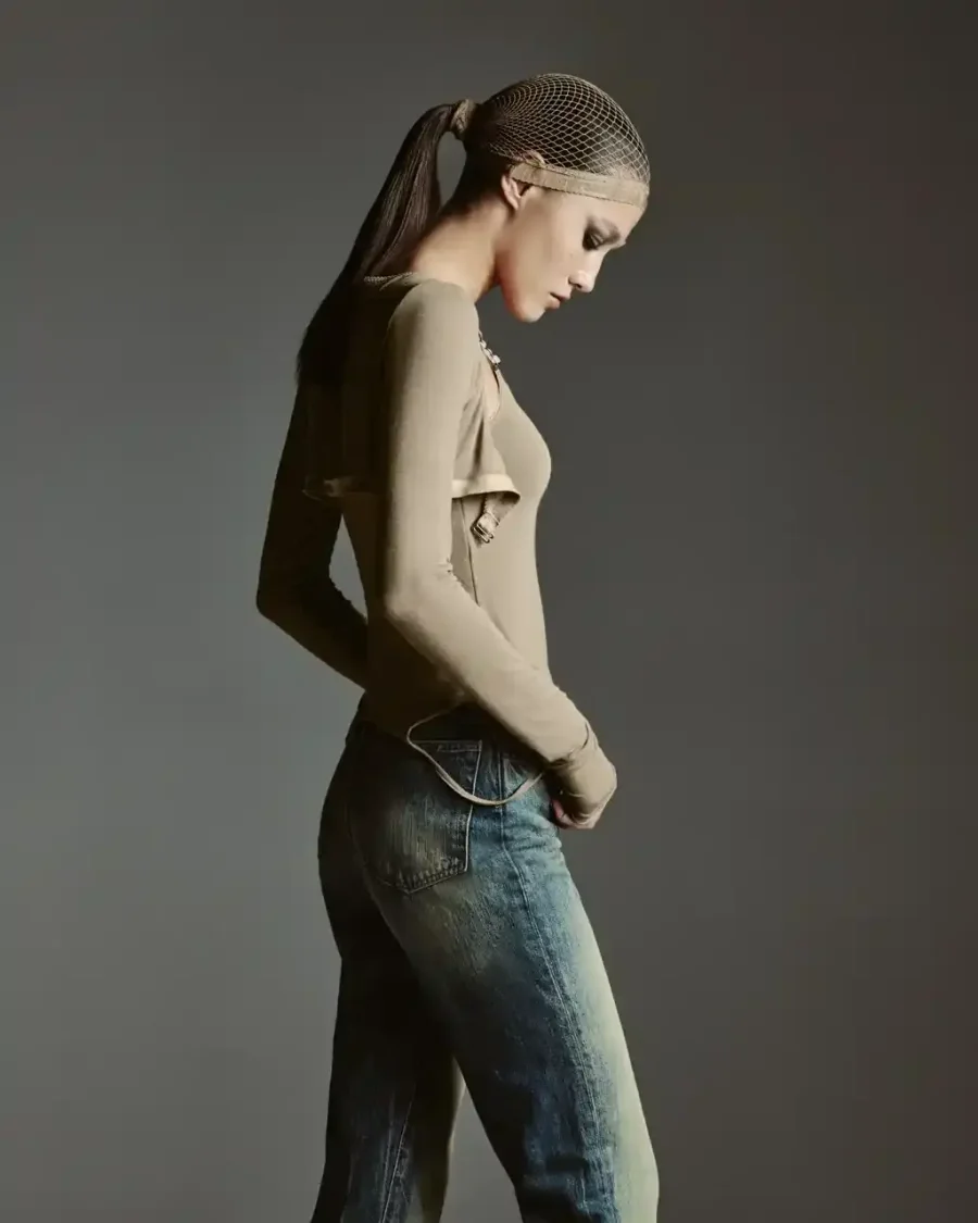 Джинсы клеш