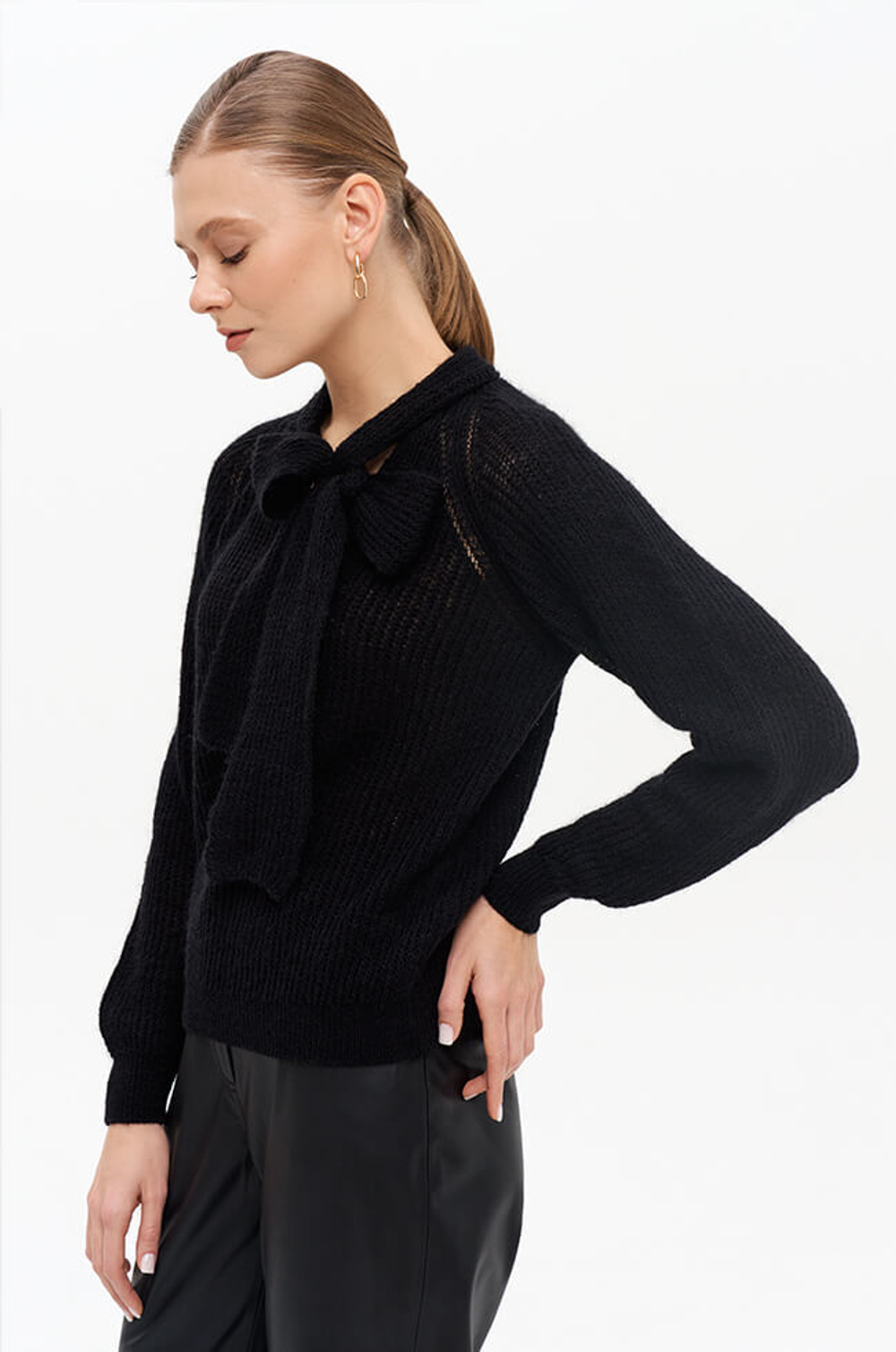 23113 Джемпер женский (черный)