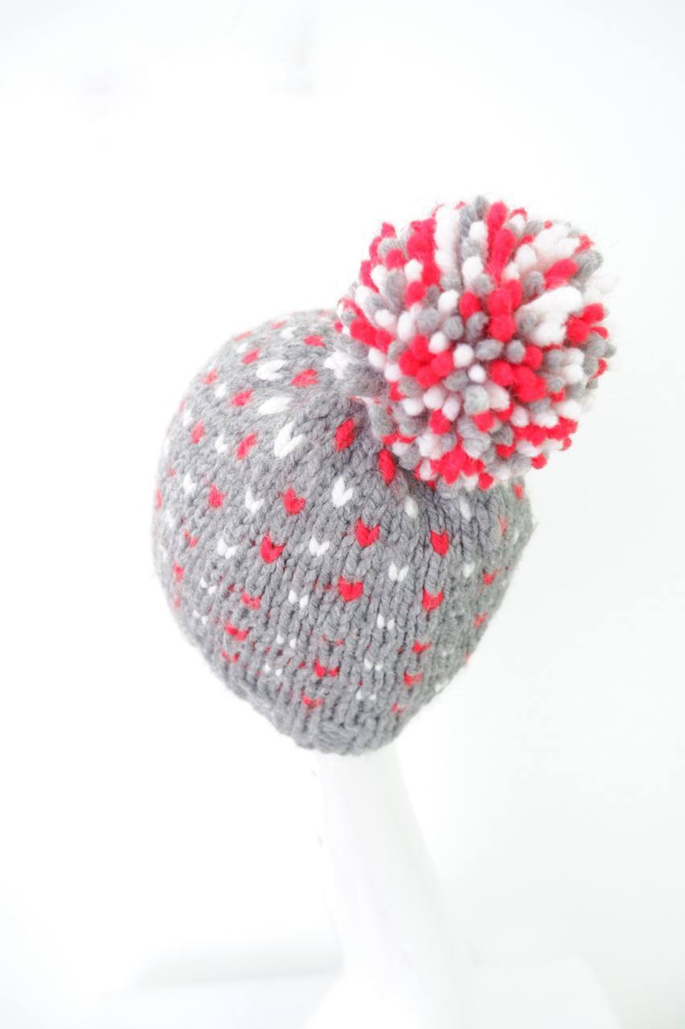 Шапка с сердечками на 7/8 лет