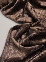 Бархат вискозный на дублерине Gucci бордово-коричневый змеиный принт
