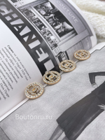 Пуговицы Шан. Золотые Лого в стразах  21,5 мм