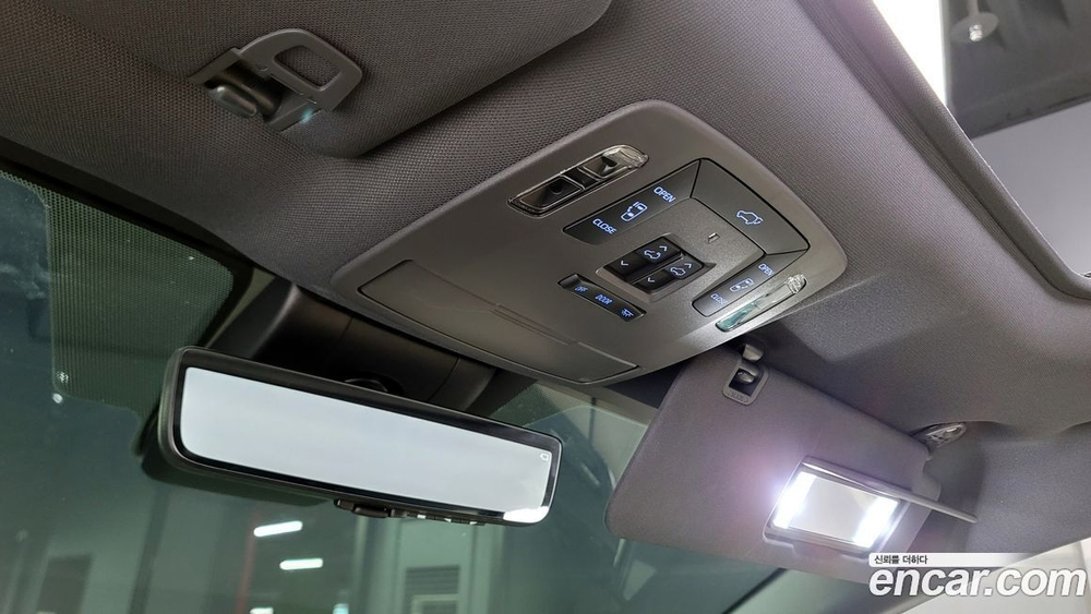 Toyota Sienna 4 Generation 2.5 Hybrid AWD (06.2023)