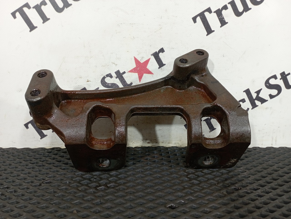 Кронштейн глушителя 2020г