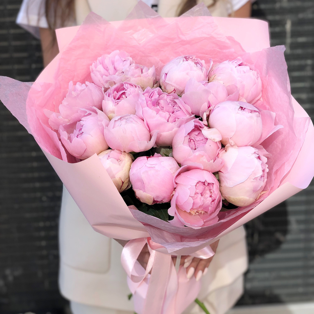 Букет из пионов "Whisper of Pink"