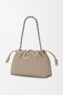 Loewe Сумка Flamenco среднего размера из зернистой телячьей кожи, цвет глины