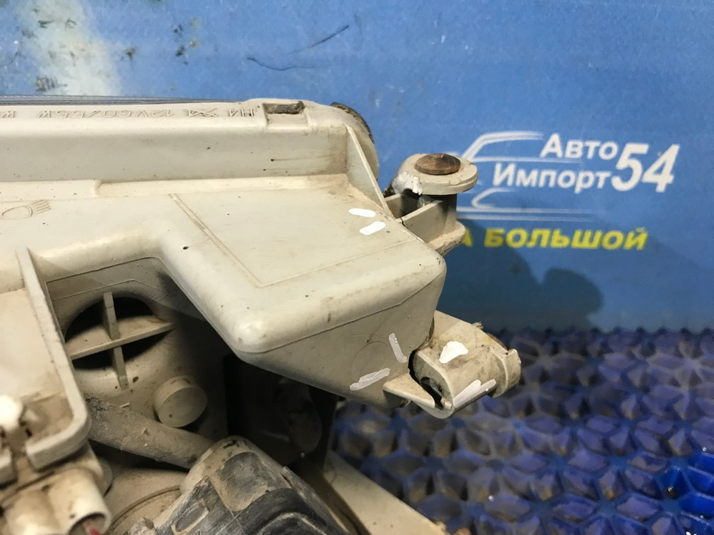 Фара передняя правая MITSUBISHI LANCER 1998