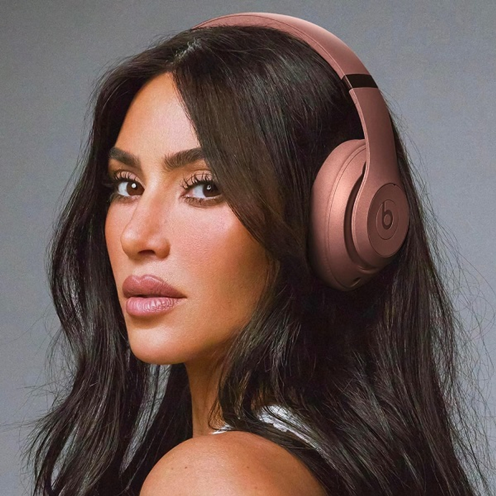 Беспроводные наушники Beats Studio Pro (Kim Kardashian), Earth, коричневый