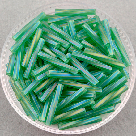 Стеклярус Miyuki Twisted Bugle, цвет #0146FR (зеленый, прозрачный, радужный, матовый)