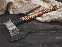 Топор "Варяг", резная рукоять комель берёзы (обжиг)