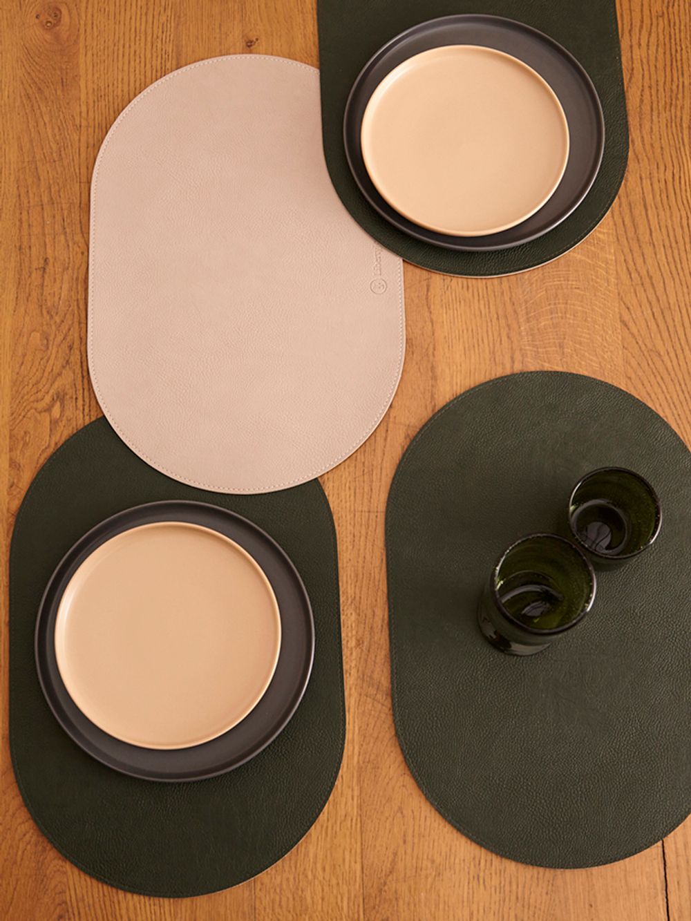 Набор из 4-х двухсторонних сервировочных салфеток Pool, 30х45 см, зеленый/бежевый