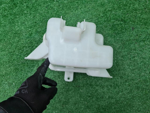 Бачок омывателя Geely Tugella (2019-2024)