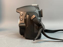 Nikon D3000 Kit 18-55mm 3.200 Кадров