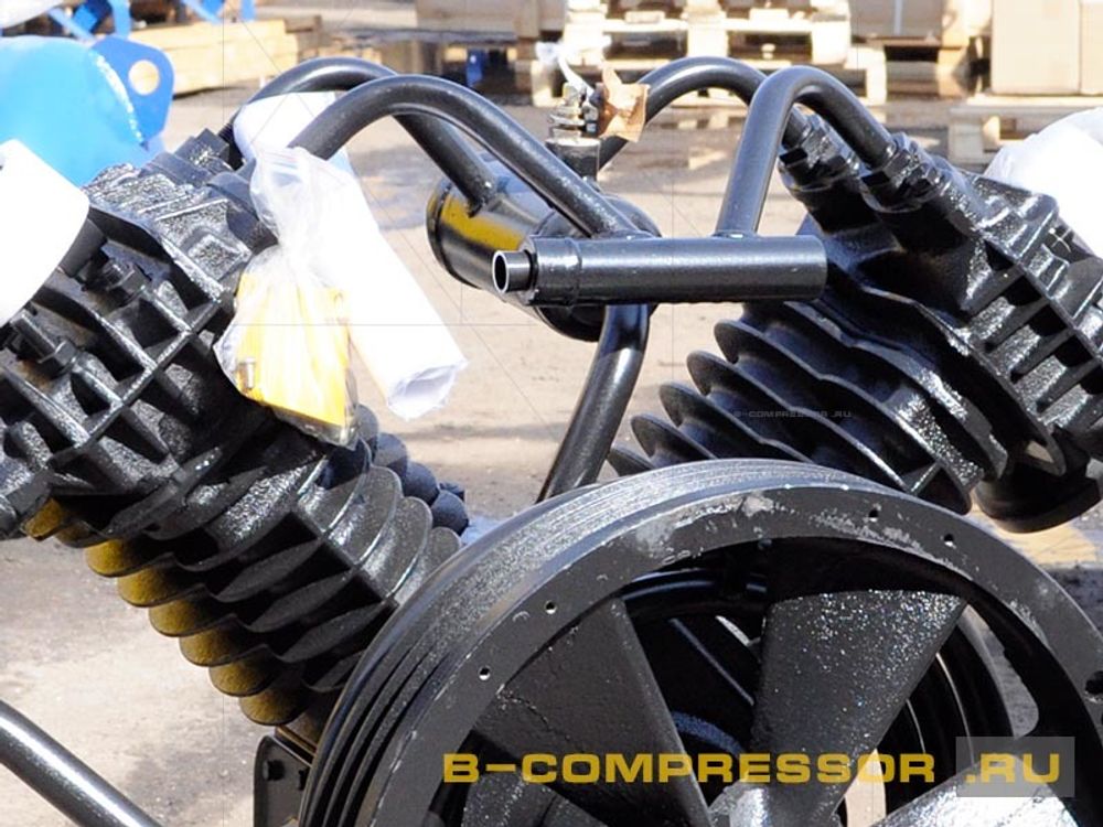 Компрессорная головка С416М правая для компрессора К3 фото коллектора