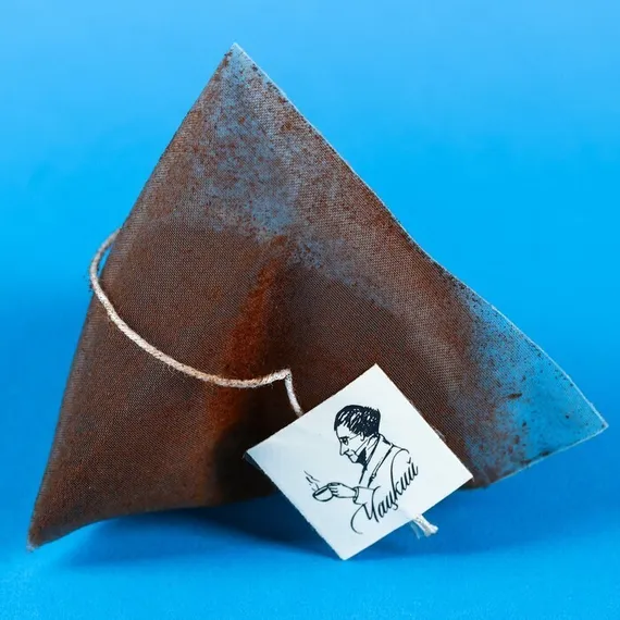 Кофе молотый 100% арабика «Заварю кофе и надеру тебе зад» в пирамидке в конверте, 1 шт. х 8 г.