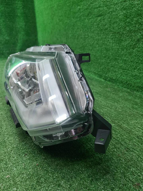 Фара правая Nissan X-Trail T32 (2017-2022) LED