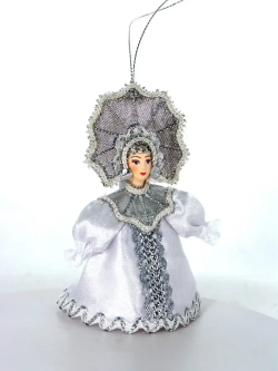 Елочные игрушки. Кукла-подвеска Снежинка