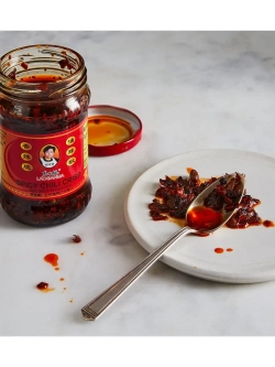 Острый соус чили с говядиной и черными соевыми бобами 210 г