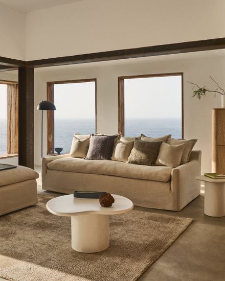 Чехол на 3-местный диван Zenira с подушками из хлопка и льна бежевого цвета, 230 см