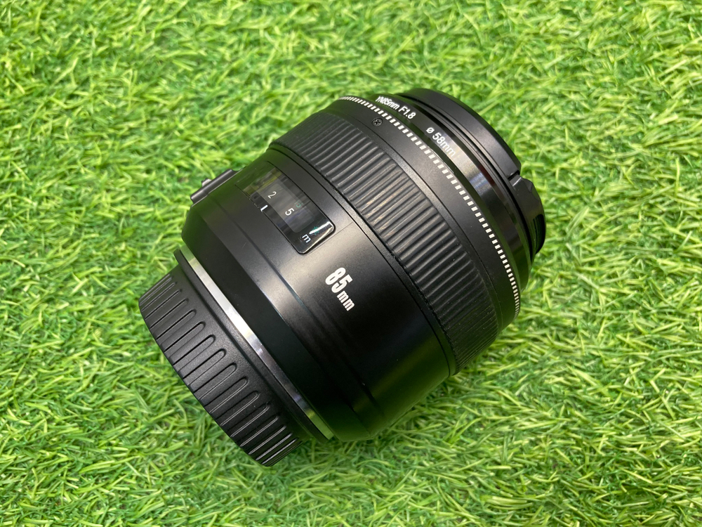 YongNuo AF 85mm 1.8 Canon EF