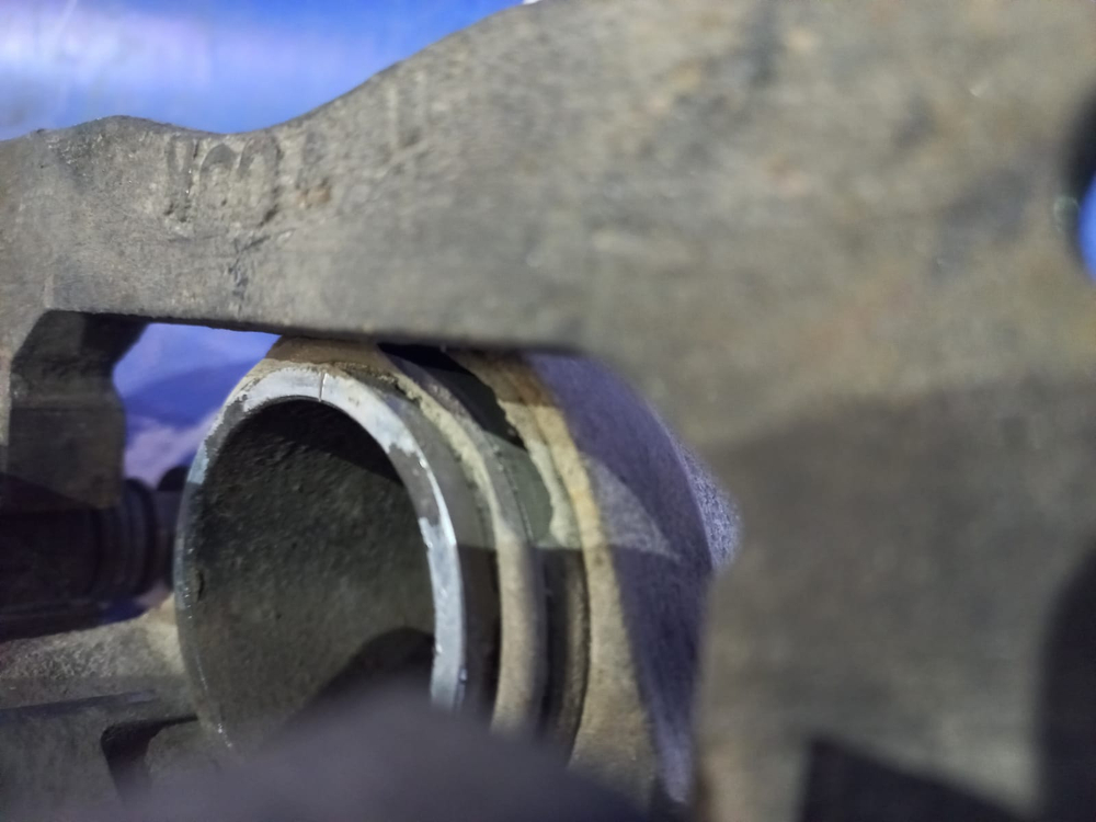 Суппорт тормозной передний правый Honda LOGO 1996