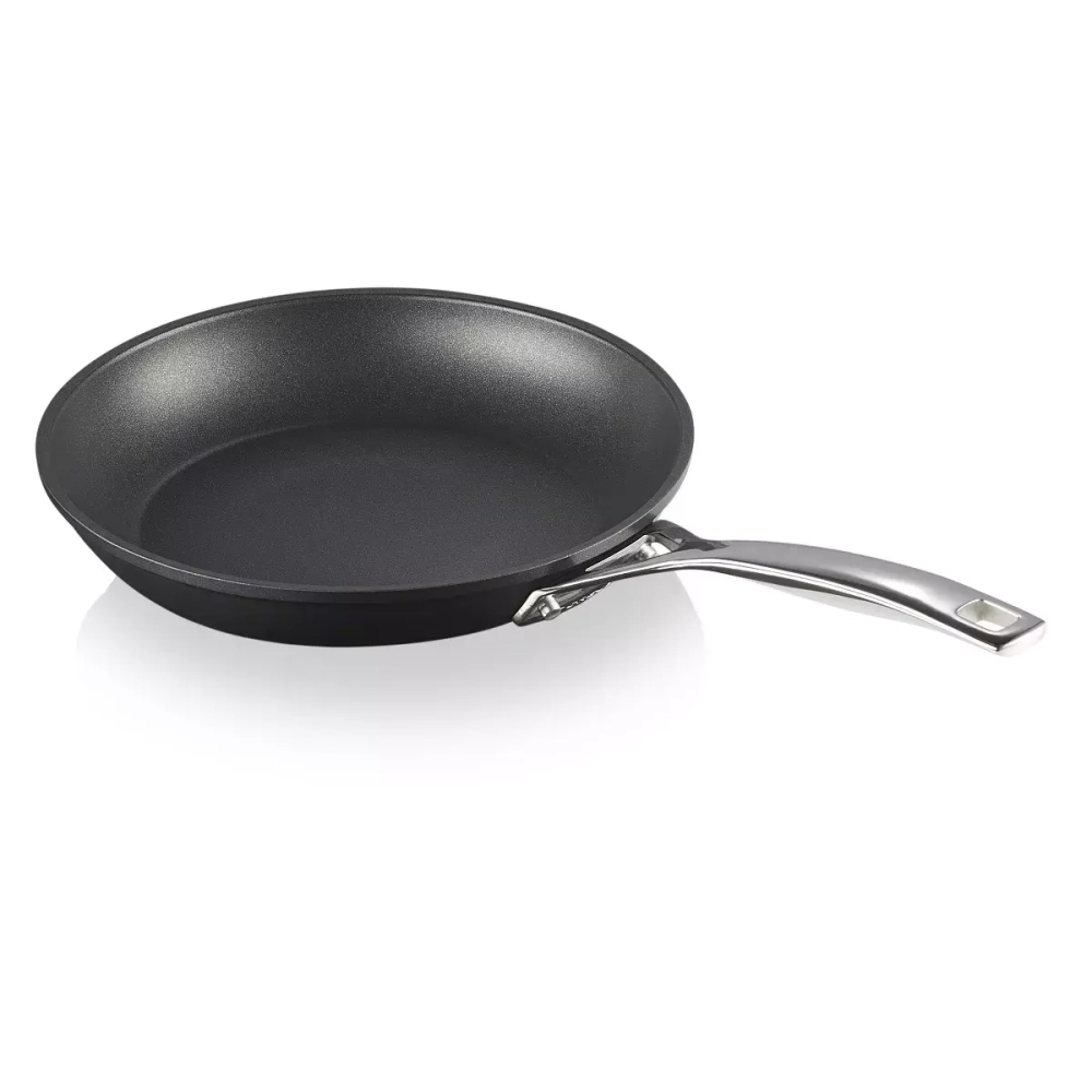 Le Creuset - Сковорода PRO с антипригарным покрытием 20см. / артикул   51112200010002  / GTIN 630870272933