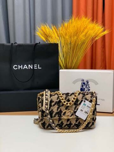 Chanel 19 26 cm