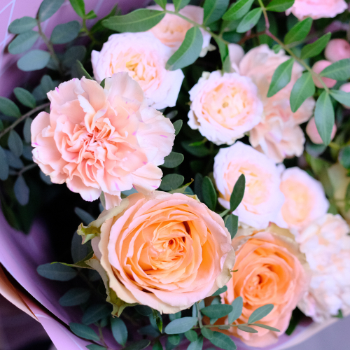 Купить Нежный букет с персиковыми розами #677