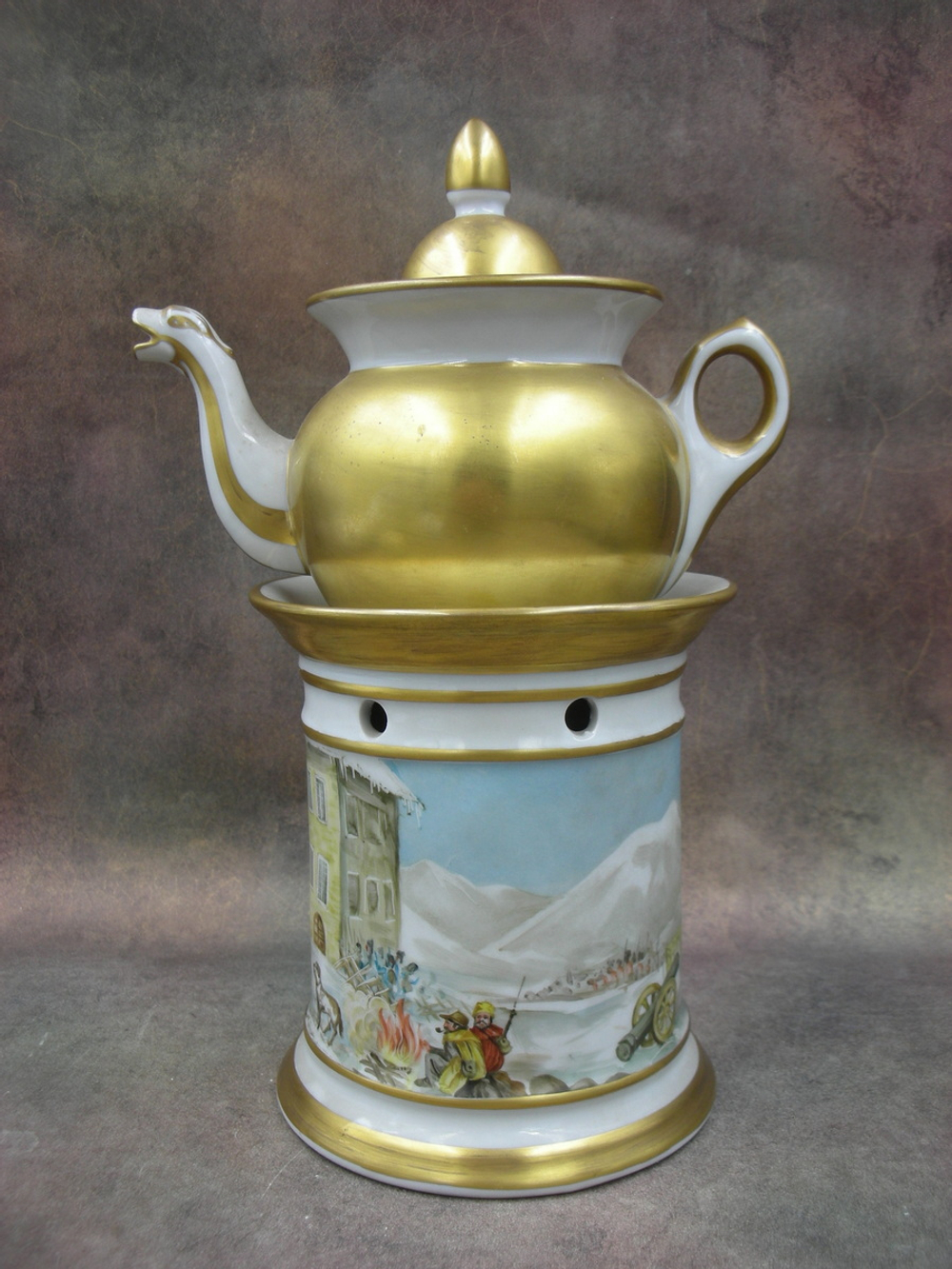Фарфор. Чайник заварной с батальной сценой. Солдат. Наполеон. Германия