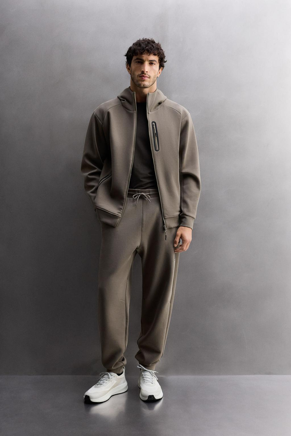 ZARA ТЕХНИЧЕСКАЯ ТОЛСТОВКА НА МОЛНИИ С КАПЮШОНОМ, ПЕСОЧНЫЙ