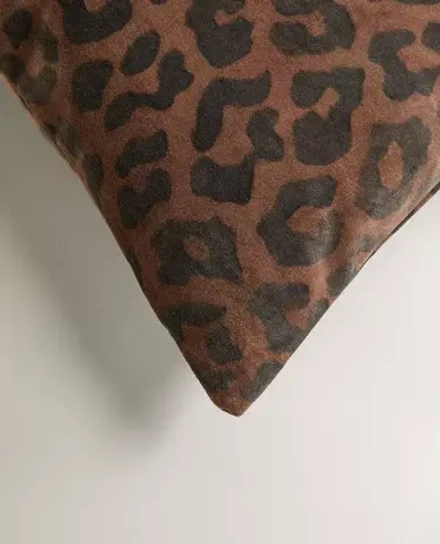 ZARA HOME НАВОЛОЧКА ДЛЯ ДЕКОРАТИВНОЙ ПОДУШКИ С ЛЕОПАРДОВЫМ ПРИНТОМ, КОРИЧНЕВЫЙ