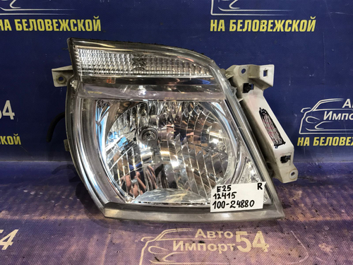 Фара передняя правая NISSAN CARAVAN 2001-2012