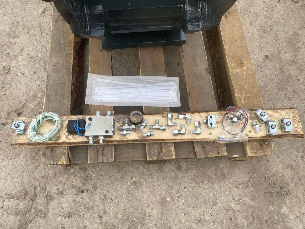 Быстросъем гидравлический Doosan Solar 225/180/255