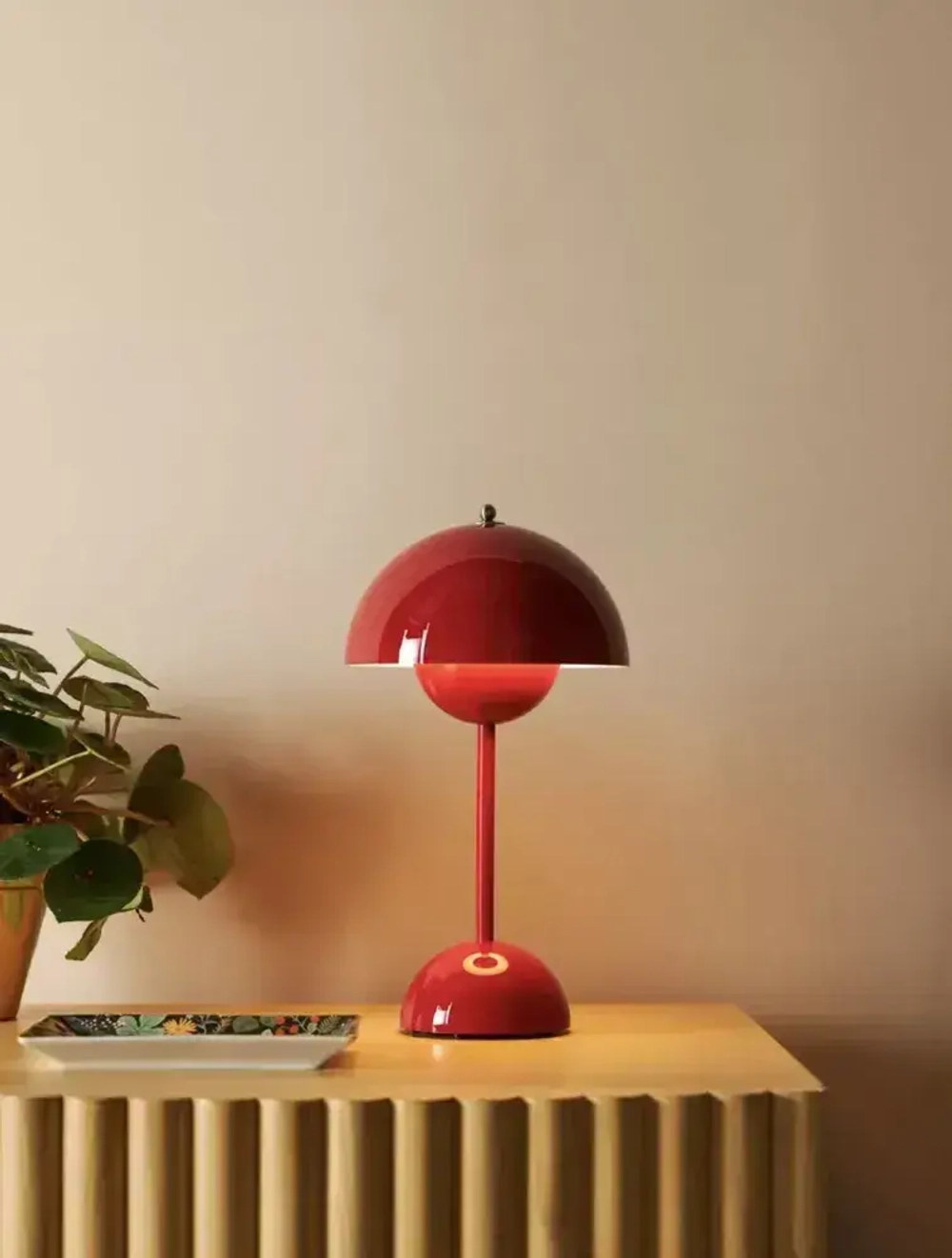 Лампа настольная/Светильник прикроватный Bauhaus + адаптер на евро вилку (Ростест)