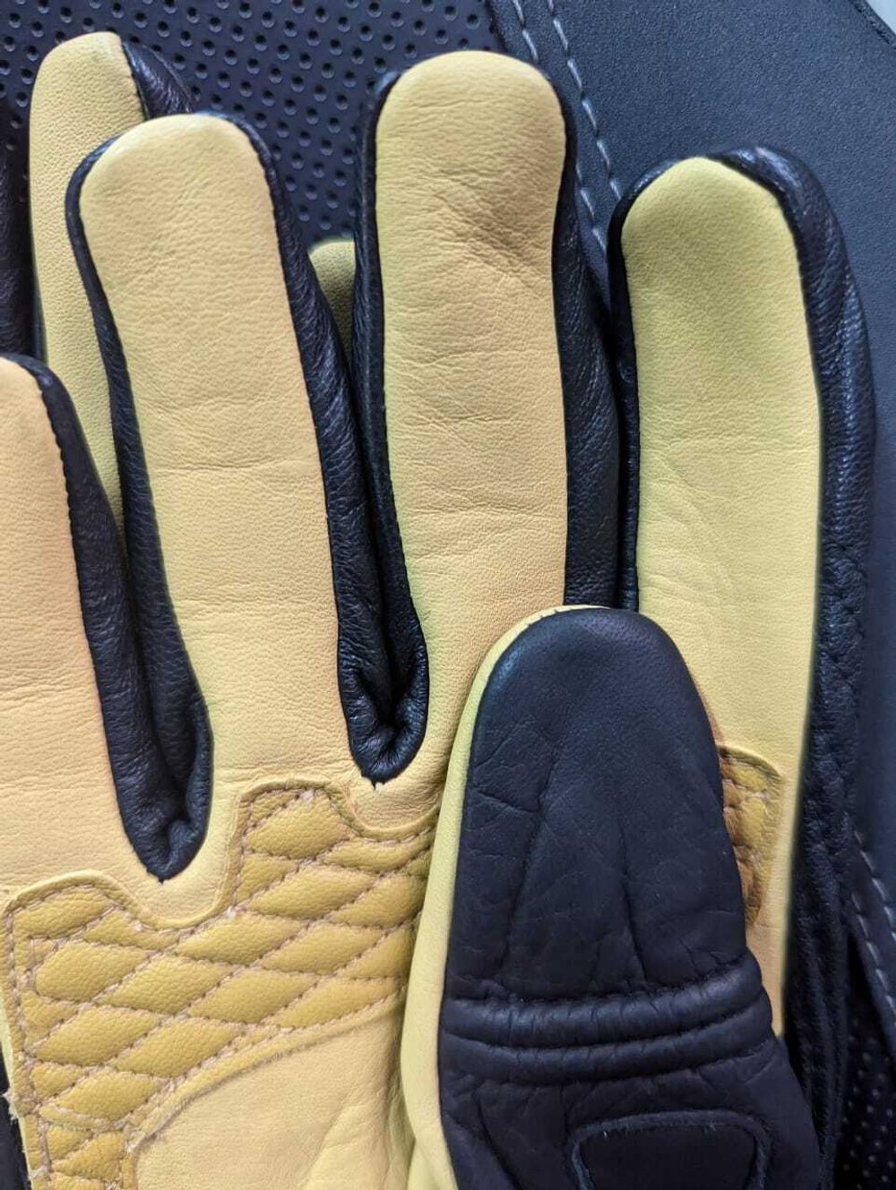 Axys 1000 Gloves / Черный