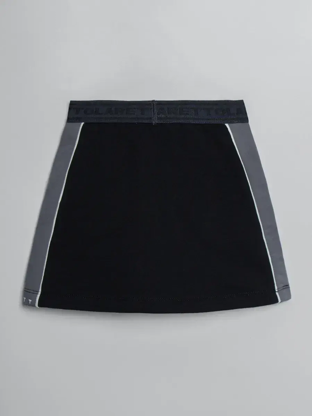 Костюм в садик, футболка и юбка