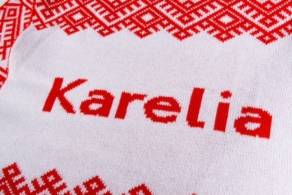 Вязаный шарф с карельским орнаментом Karelia