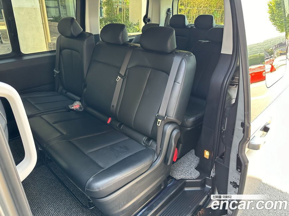 Hyundai Staria 4WD Tourer 11-и местный (01.2023)