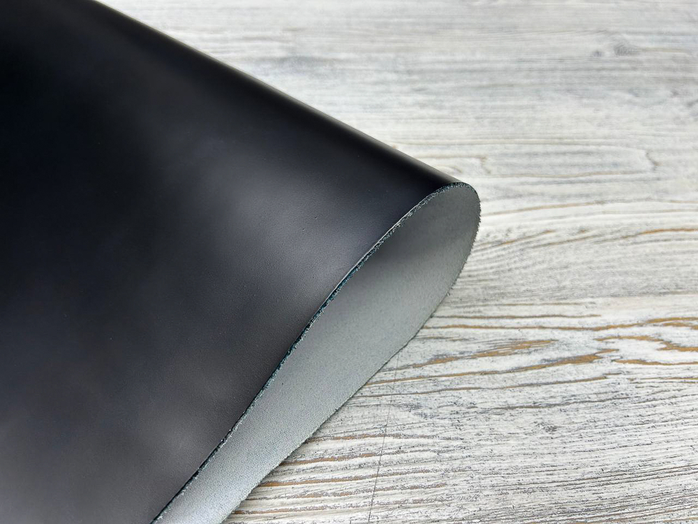 Brush Off Nero Blue (1,5-1,7 мм), цв. Черный, натуральная кожа