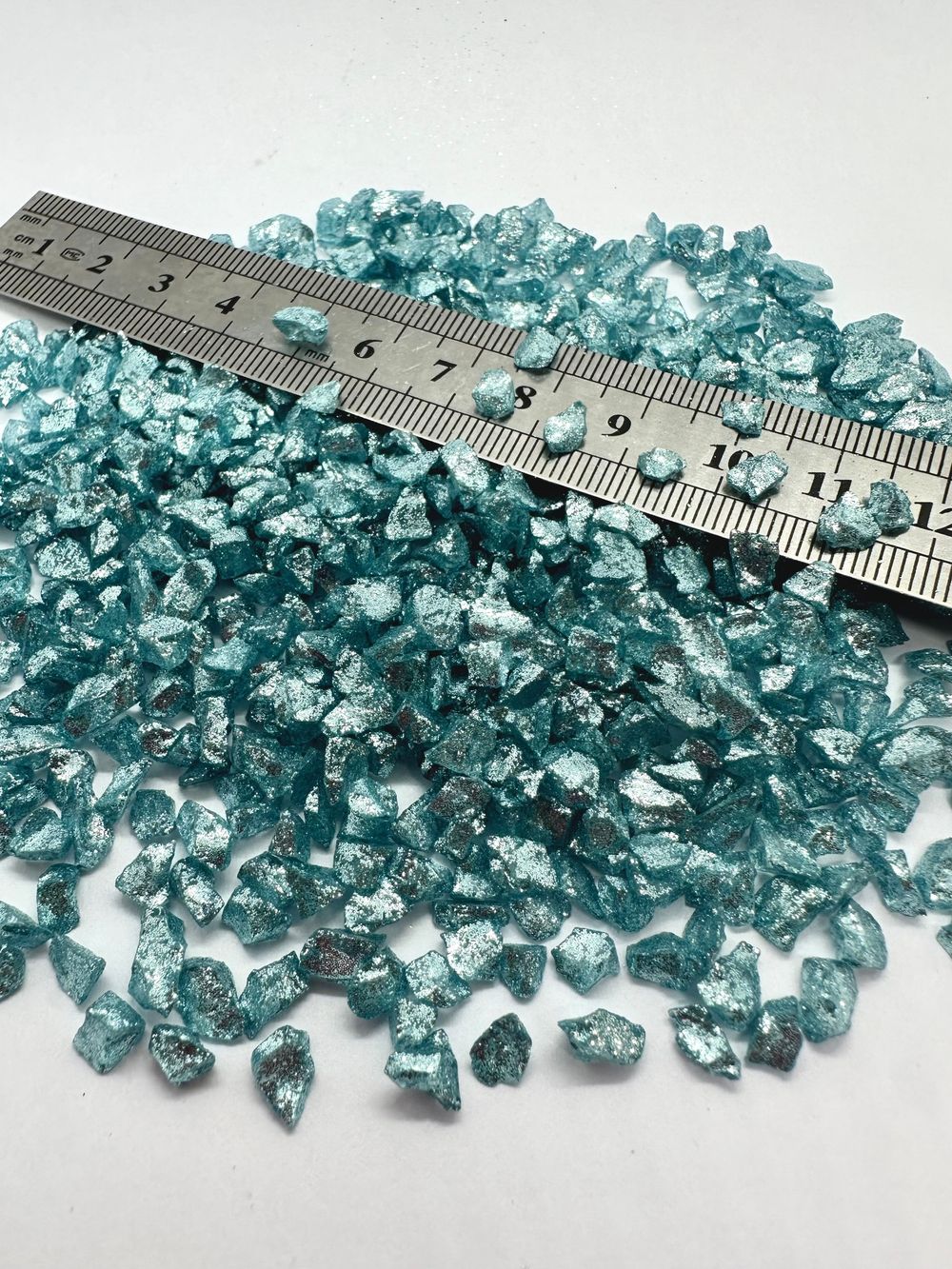 СТЕКЛЯННАЯ КРОШКА БЛЕСТЯЩАЯ СВЕТЛО-ГОЛУБАЯ 3 фракция